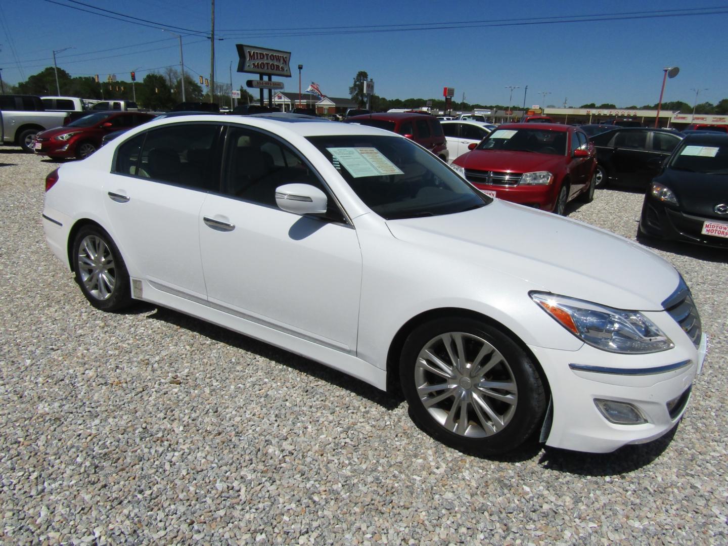 2014 White /Tan Hyundai Genesis (KMHGC4DD2EU) with an V6 engine, Automatic transmission, located at 15016 S Hwy 231, Midland City, AL, 36350, (334) 983-3001, 31.306210, -85.495277 - Photo#0